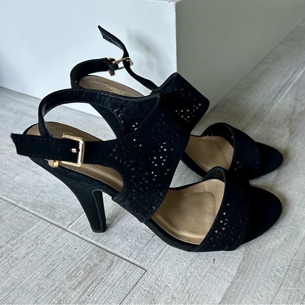 New Shoe Station High Heel Ankle Strap Open Toe Faux Suede Sandals Summer 6.5